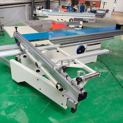 Serra de mesa deslizante de precisão de estilo horizontal F45N para fabricação de placas de gesso