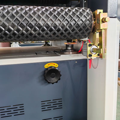 B-R-RP1300 Máquina de lixação de madeira de madeira contraplacada de madeira maciça de faixa larga para revestimento de piso