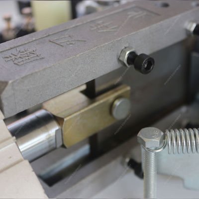 Máquina automática de curvas de banda de borda de esquina laminada para móveis de madeira e hotéis