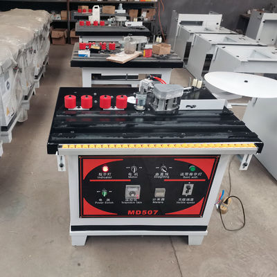 Máquina de banda de borda de PVC para produção de móveis 2 kW de potência e 1600 W de potência de aquecimento