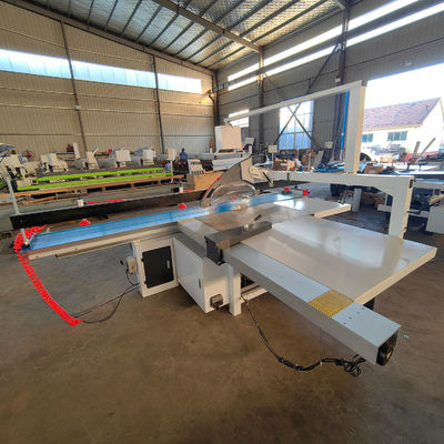 8000 r/min Velocidade de pontuação CNC-6132 Serra de mesa deslizante de lâmina dupla para obras de construção