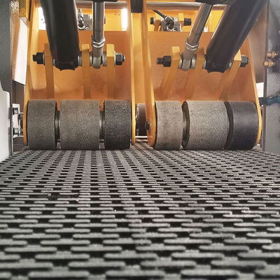 0.37kw Motor de elevação Máquina de serra horizontal de madeira com pás duplas e transportador