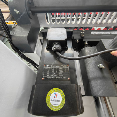Revolucione seu processo de carpintaria com uma máquina avançada de perfuração de três cabeças