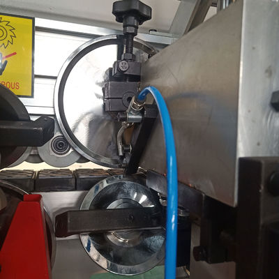 60 mm Min Largura da peça de trabalho Máquina de bandagem de borda de carpintaria para produção de compensador