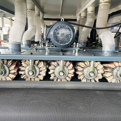 Máquina automática de escovagem de pernas de mesa e cadeira de 1600 kg para trabalhos de madeira