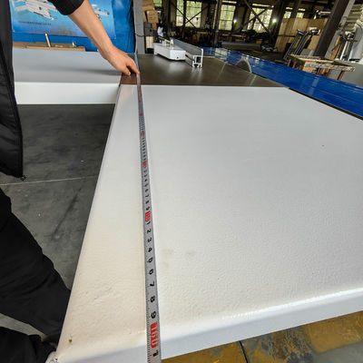 MJ3200 Máquina eletrônica de serra de mesa deslizante com 5,5 kW de potência e 780 kg de peso