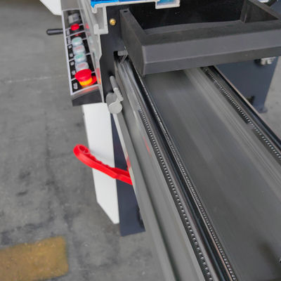 Máquina de corte de madeira de precisão de mesa deslizante MJ6132