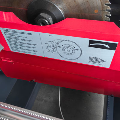 MJ6132 45/90 graus Máquina automática de serra de painel de mesa deslizante CNC para fabricação de armários