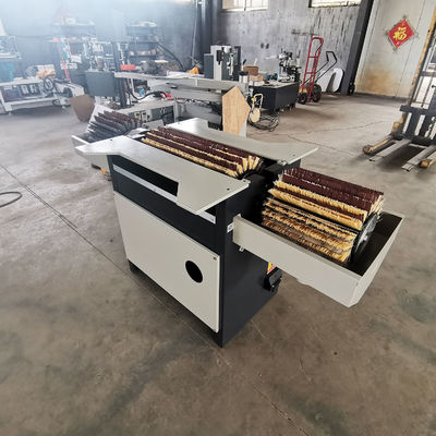 Máquina de lixar madeira Bateria Máquina de polir PM120A em oficinas de reparação de máquinas