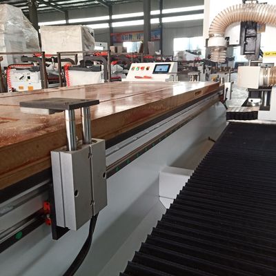 Máquina de moagem de buracos de fechadura de portas de madeira CNC de 900 kg com sistema de lubrificação automática