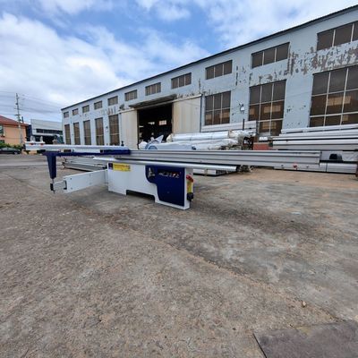 Máquina automática de corte de madeira de painel de mesa deslizante