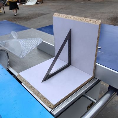 Máquina de serragem de painel de mesa deslizante de precisão de trabalho pesado de 3200 mm para cortar madeira