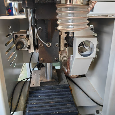 Máquina de perfuração de portas de madeira totalmente automática Máquina de buracos de chave CNC para operação fácil