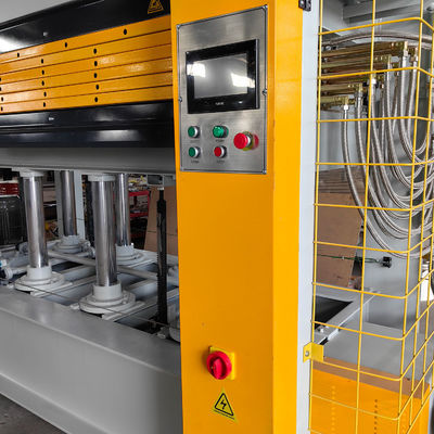 5 camadas de trabalho 5 camadas de revestimento de porta de madeira MDF Máquina de prensagem hidráulica a quente para fabricação de portas