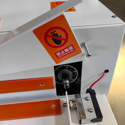 PF30 Máquina de recorte de pequenos perfis para móveis de painel