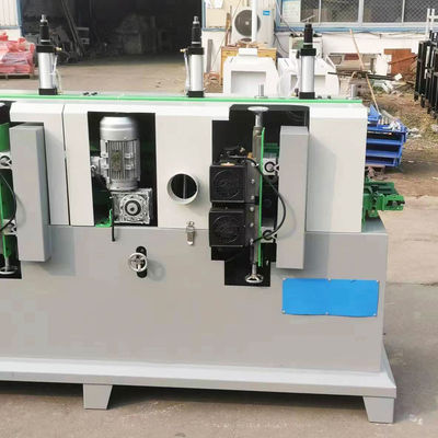 Equipamento de polir móveis de madeira maciça com comprimento mínimo de 350 mm e potência de 2,2 kW*8