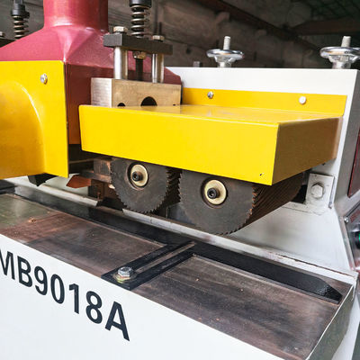 Máquina de processamento de madeira de alta velocidade MB9018A para moagem em linha