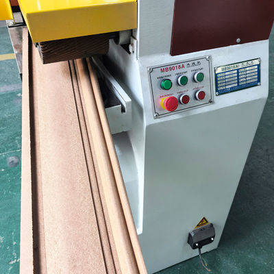 Máquina de processamento de madeira de alta velocidade MB9018A para moagem em linha