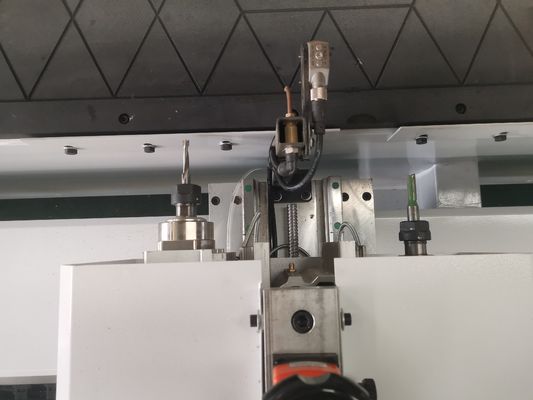 2.2kw*2 Máquina de perfuração lateral CNC de painel de madeira com motor servo de 750 400w