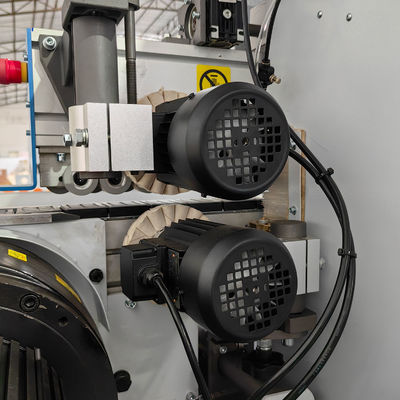 Máquina de trabalhos de madeira de 12kW de potência Bandagem e aparamento de bordas com colagem e limpeza automática