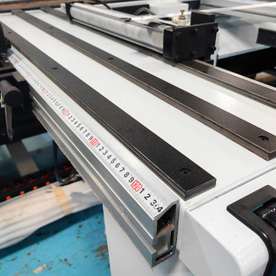 2700 mm de comprimento Serra multifuncional de viga de corte de madeira para painel automático de computador CNC