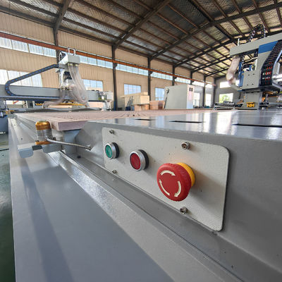 Máquina de corte de madeira totalmente automática Máquina de escultura de painéis de móveis PK2040 ATC