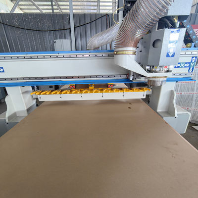 PK1325 Centro de usinagem de linha recta totalmente automático com 12 ferramentas CNC Router