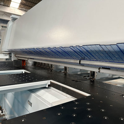 Máquina de corte de serras CNC de alta precisão para indústria de móveis 5100x6300x1900mm