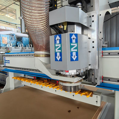 PK1325 ATC Troca de ferramentas totalmente automática Roteador de madeira 3 eixos Roteador CNC para móveis de madeira
