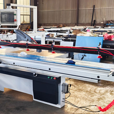 Máquina de corte de madeira de precisão industrial CNC
