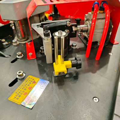 Máquina CNC de bandagem de bordas para mobiliário automático de madeira contraplacada laminada de PVC
