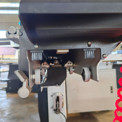 Máquinas avançadas de trabalho da madeira Serra de painel CNC com vedação automática e mesa deslizante