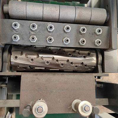 MB260 Máquina de cortar espirais de madeira
