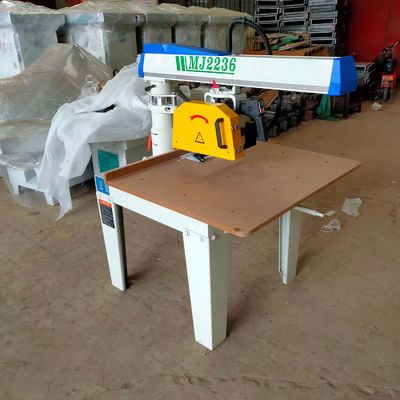 Equipamento profissional de corte de madeira MJ2236 / MJ2238 Serra circular de braço radial de mesa
