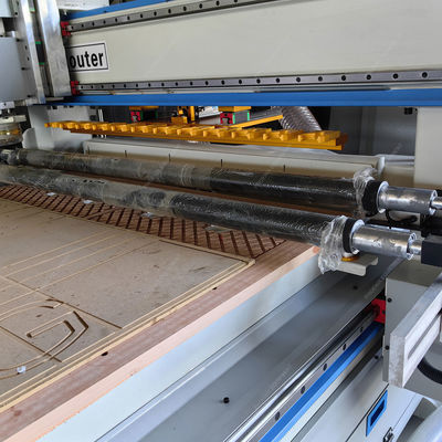 Máquina de torneamento e fresagem CNC multiuso 1300×2500 Tamanho da mesa de trabalho