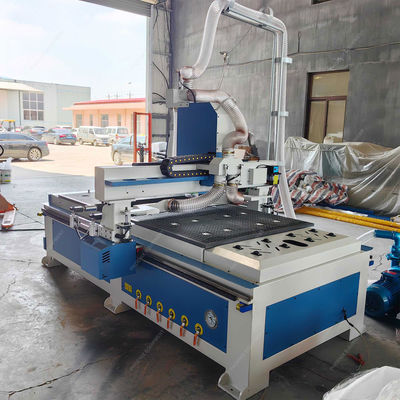 Roteador CNC de escultura de madeira de 1700 kg com funções horizontais de perforação e perfuração