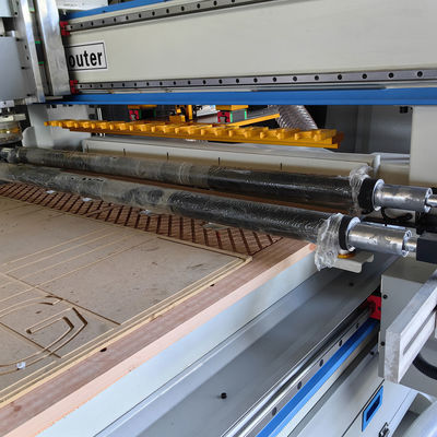 CNC Router 1300 2500 Cabinet Making Wood Carving 3 Axis Machine para profissionais