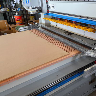 Roteador CNC de trabalhos de madeira de alta velocidade com 6 espindéis para escultura e gravura 3D