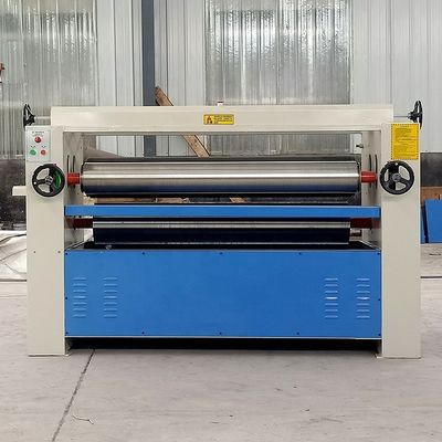 600 KG Peso MT6113 Máquina de espalhamento de cola / rolos de MDF com alta precisão