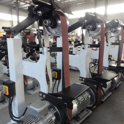 Soldadura por arco, lixação de costuras com máquina de lixação de plano vertical PMS1200 e correia de lixação