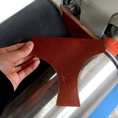 600 KG Peso MT6113 Máquina de espalhamento de cola / rolos de MDF com alta precisão