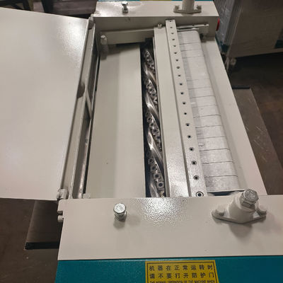 Máquina de planeamento de lado único de madeira Min. espessura de planeamento 8mm Voltagem 380V 50Hz 3 fases