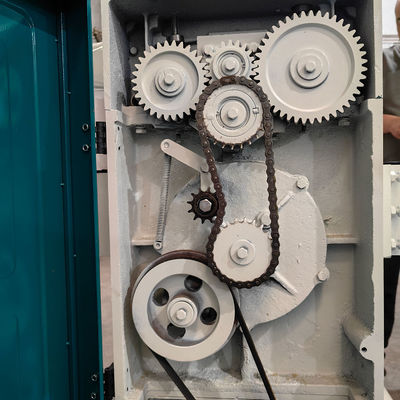 Máquina de planeamento de lado único de madeira Min. espessura de planeamento 8mm Voltagem 380V 50Hz 3 fases