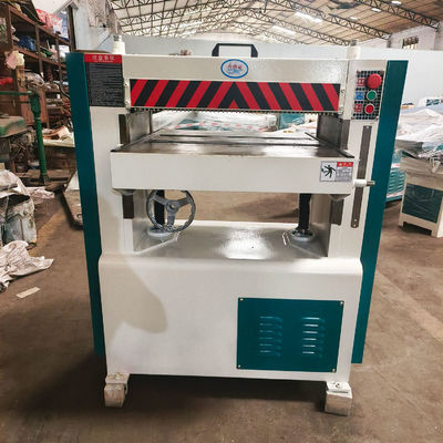 MB106 Eficiência elevada Engrenagem automática de espessura de planilha para trabalho pesado de madeira de 4 kW