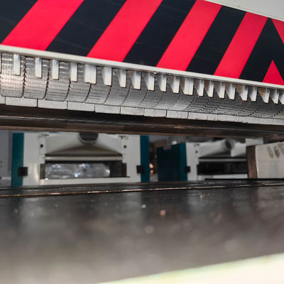 MB106 Eficiência elevada Engrenagem automática de espessura de planilha para trabalho pesado de madeira de 4 kW