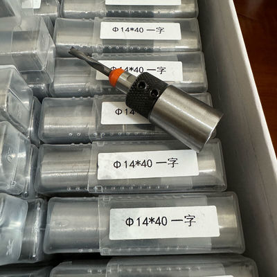 Atualize sua máquina de perfurar madeireiro com acoplamentos de broca de fileira e pedaços de troca rápida
