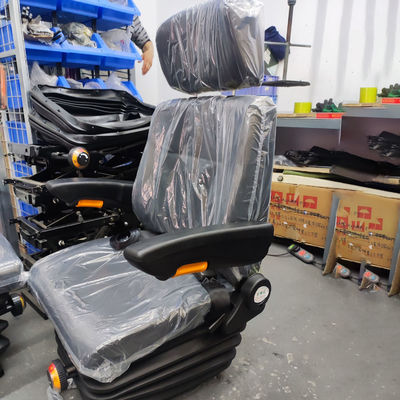 Assento do condutor do veículo de engenharia com material de PVC e ajuste do apoio de cabeça de três marchas
