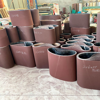 Cinturão de lixa para polir e remover ferrugem Boa flexibilidade e maior duração em vermelho