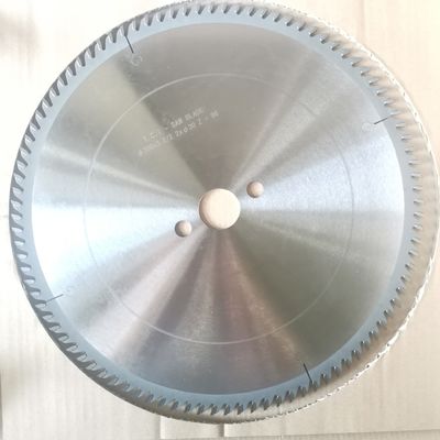 Tct Materiais de carburo liga de madeira Serra circular para corte de madeira maciça