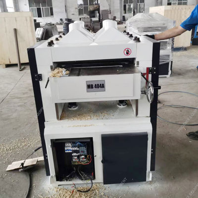 Fácil Máquina de trabalho de madeira de molde de quatro lados 9,2/7,5 m/min Velocidade de alimentação 850 KG Peso